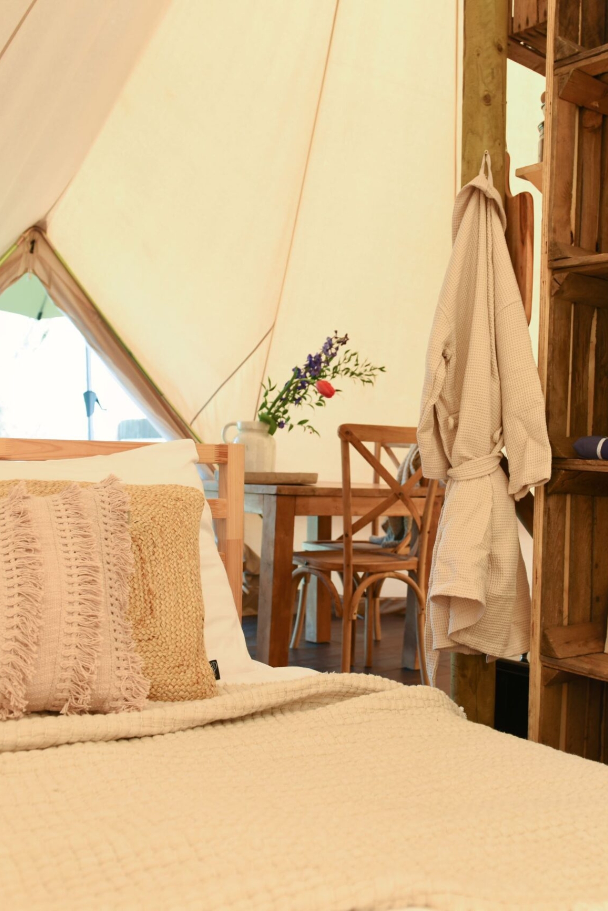 Glamping 2 bed Grutte bell tent glamping Smuk Friesland